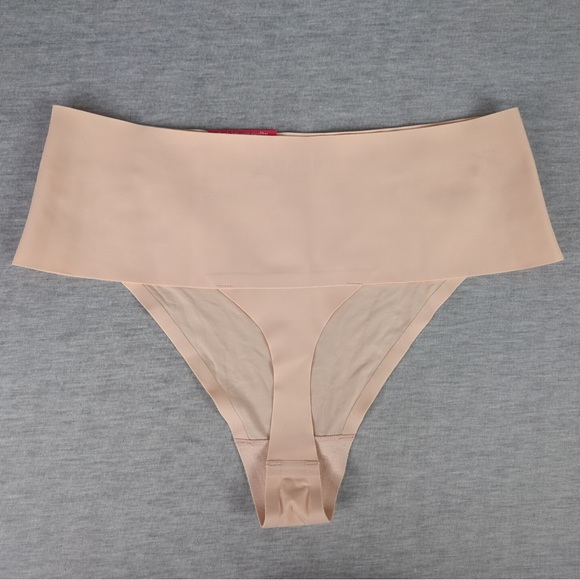 👯‍♀️Host Pick⚡️Spanx Undie-tectable Thong - Picture 7 of 13
